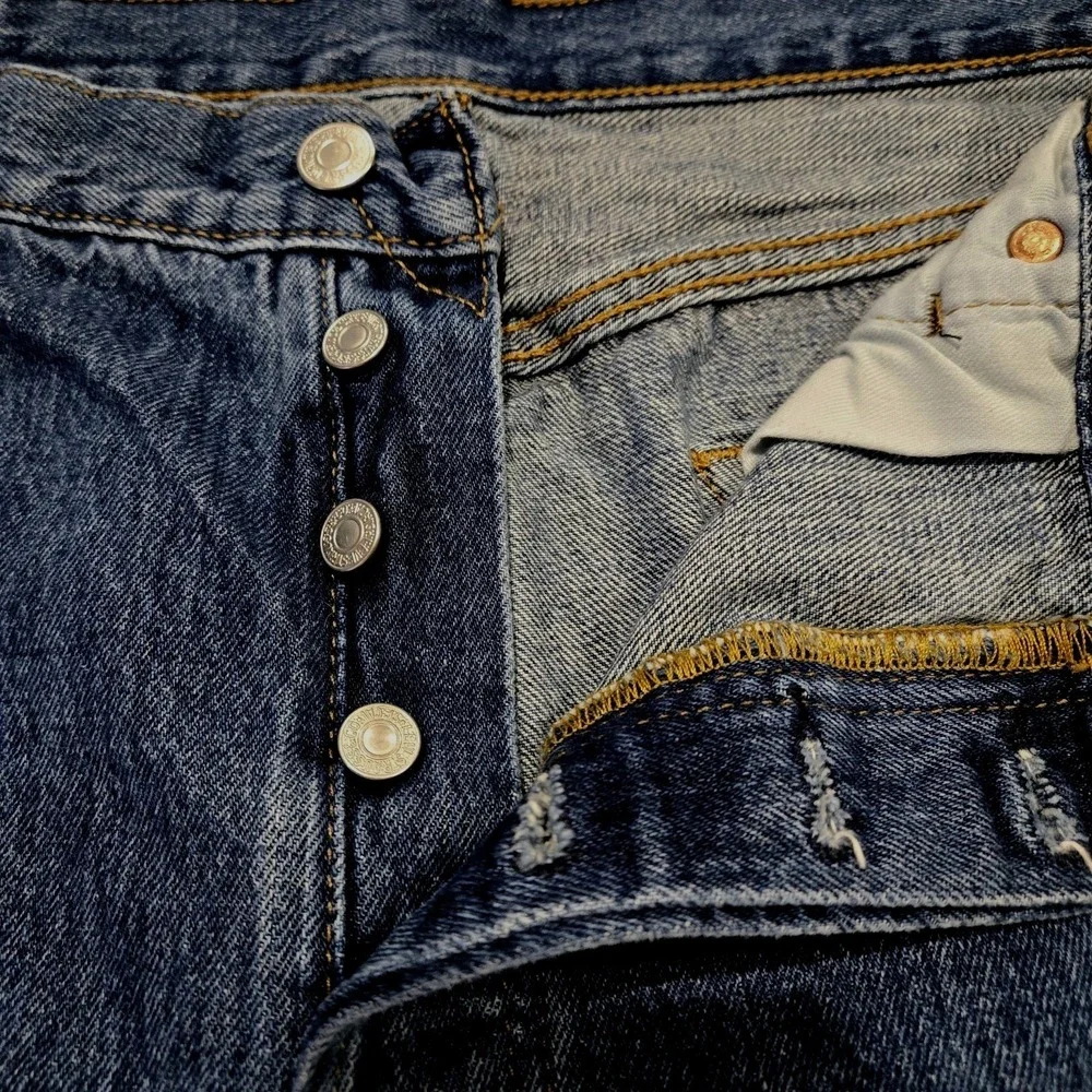 Men's Levi 501 Jeans  36x34 Button Up Classic‎